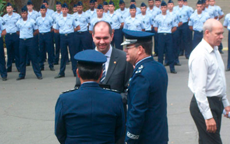 Advogado da Uni o homenageado pela Aeron utica ANAUNI