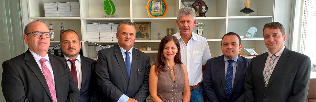 DEPUTADO AFONSO MOTTA RECEBE ASSOCIADOS DA ANAUNI