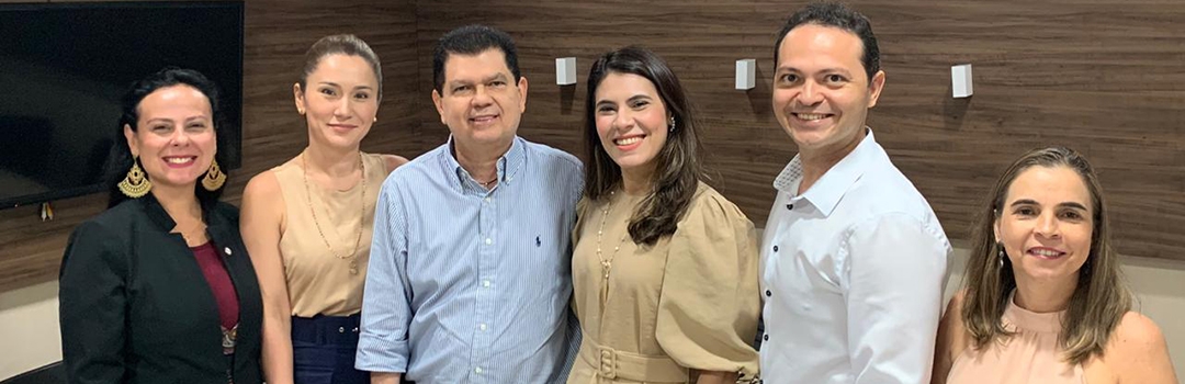 DEPUTADO MAURO FILHO RECEBE ASSOCIADA DA ANAUNI EM FORTALEZA