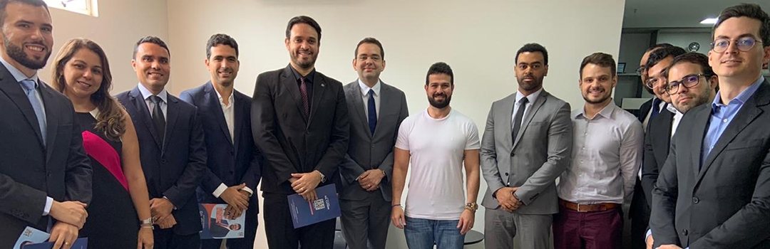 REPRESENTANTES DA ANAUNI PARTICIPAM DE REUNIÃO COM O DEPUTADO GIL CUTRIM