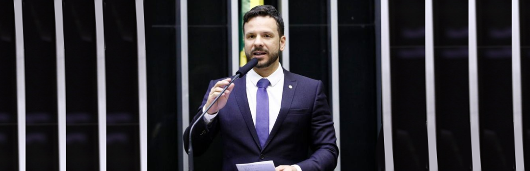 DEPUTADO PROFESSOR ISRAEL BATISTA RECEBE ANAUNI EM BRASÍLIA