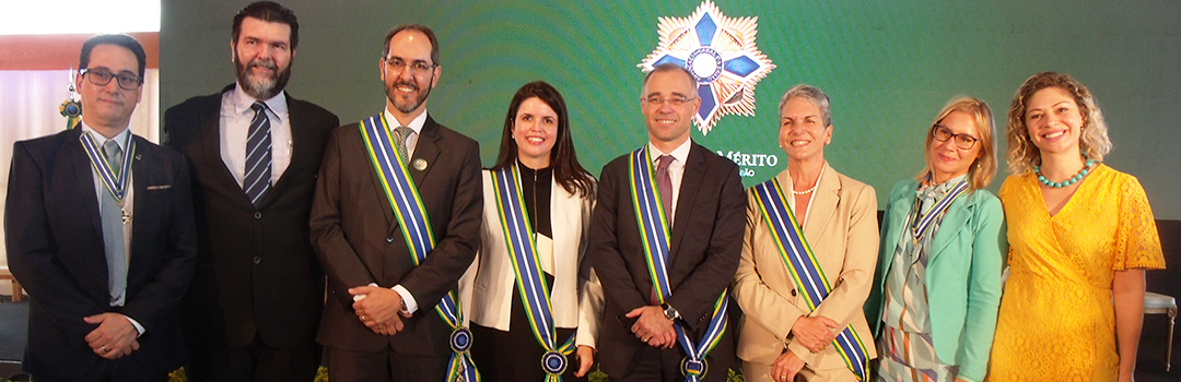 ANAUNI PRESTIGIA A ENTREGA DAS COMENDAS DA ORDEM DO MÉRITO DA AGU