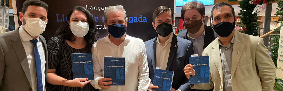 ANAUNI PRESTIGIA LANÇAMENTO DO LIVRO ‘LIÇÕES DE MADRUGADA’, DO DEPUTADO TADEU ALENCAR