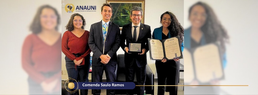 ANAUNI reconhece atuação parlamentar do senador Randolfe Rodrigues